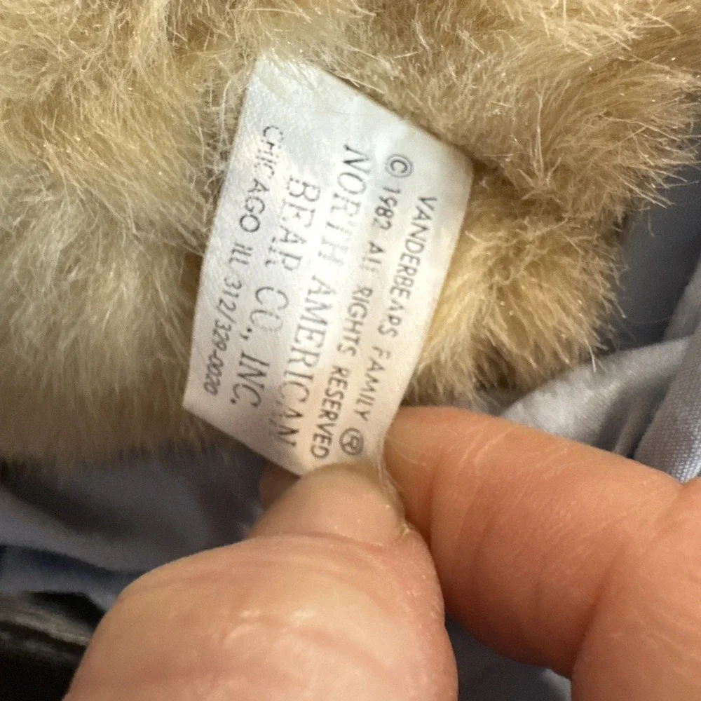 VANDERBEAR FAMILY NORTH AMERICAN BEAR CO. JOINTED TEDDY BEAR 20
